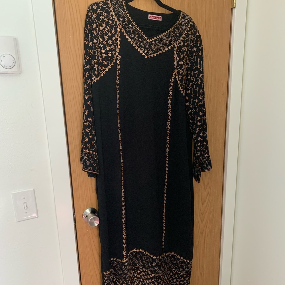 Embroidered abaya